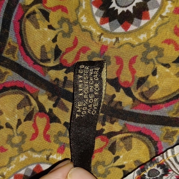 Long Beautiful Brown, Black, White &  Red Scarf/Wrap - Picture 8 of 9